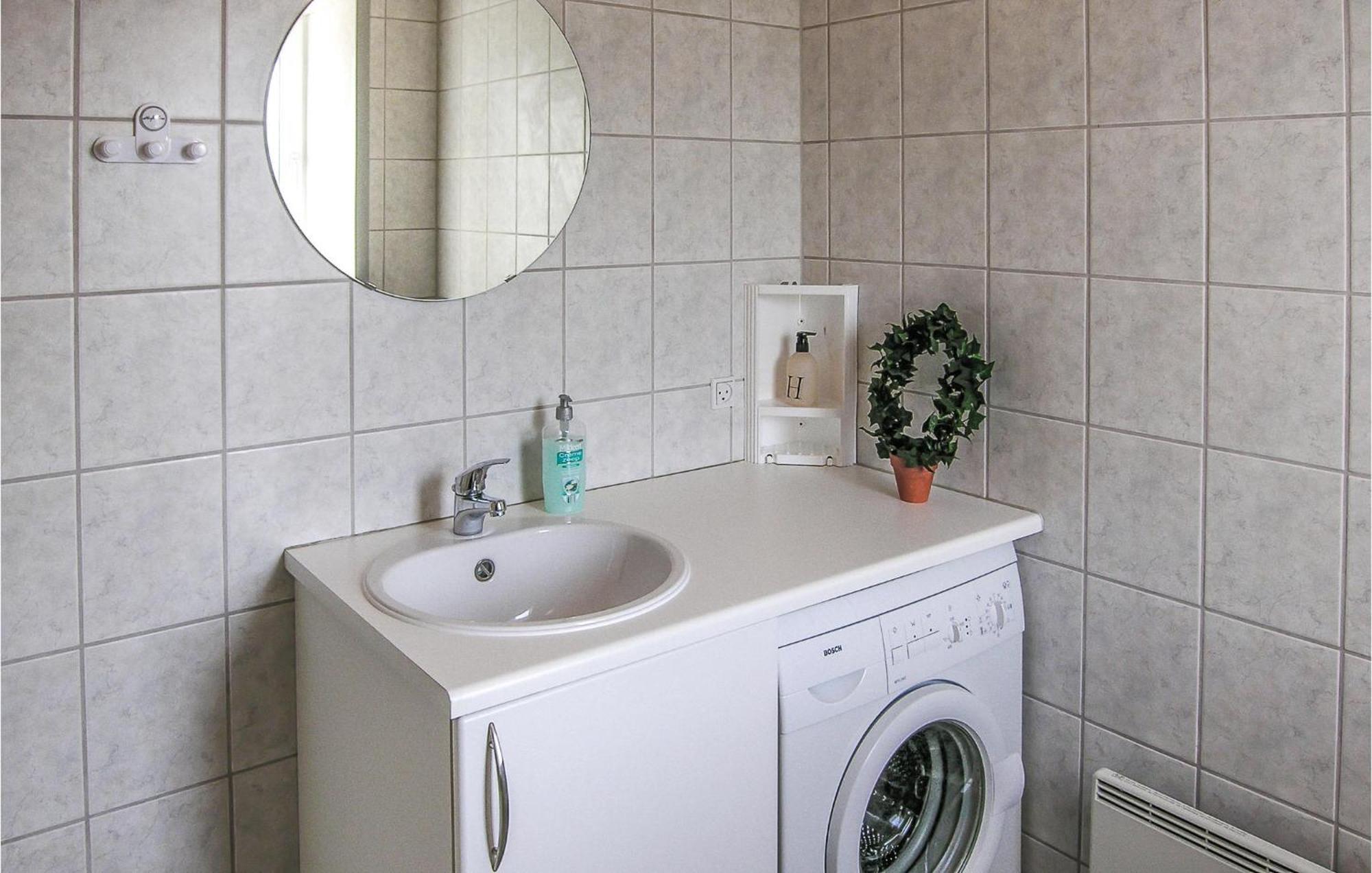 2 Bedroom Gorgeous Home In Hvide Sande Havrvig Bagian luar foto